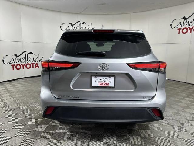 used 2022 Toyota Highlander car, priced at $32,888