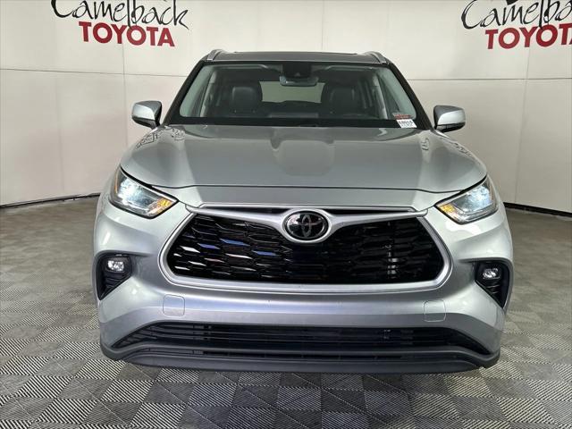 used 2022 Toyota Highlander car, priced at $32,888