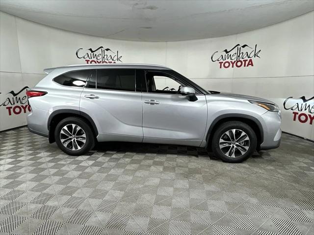 used 2022 Toyota Highlander car, priced at $32,888