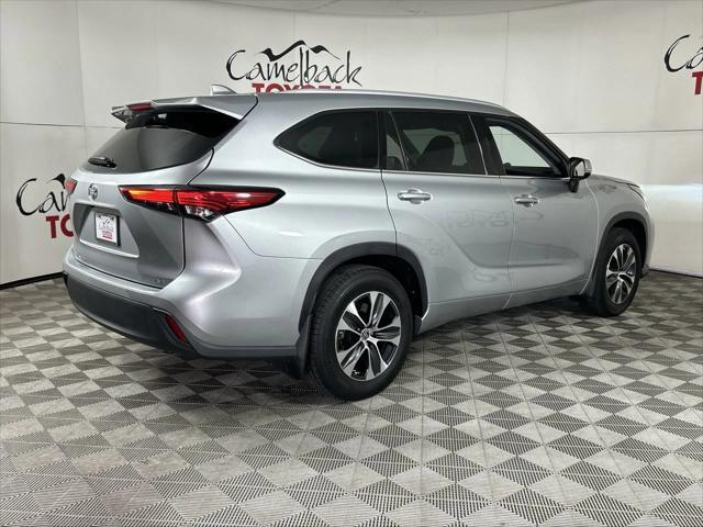 used 2022 Toyota Highlander car, priced at $32,888