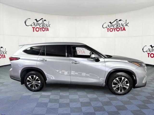 used 2021 Toyota Highlander car, priced at $31,888