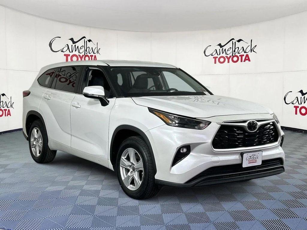 used 2023 Toyota Highlander car, priced at $31,488