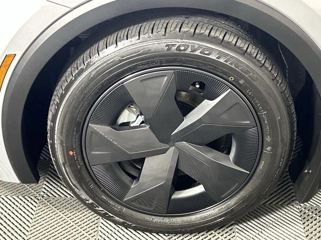 new 2026 Toyota Prius Plug-In Hybrid car, priced at $35,933