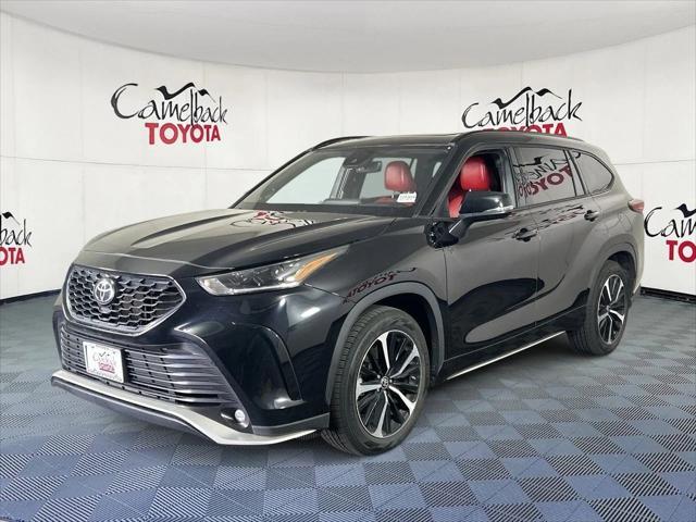 used 2022 Toyota Highlander car, priced at $38,281