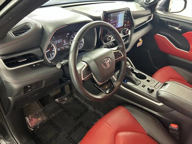 used 2022 Toyota Highlander car, priced at $38,281