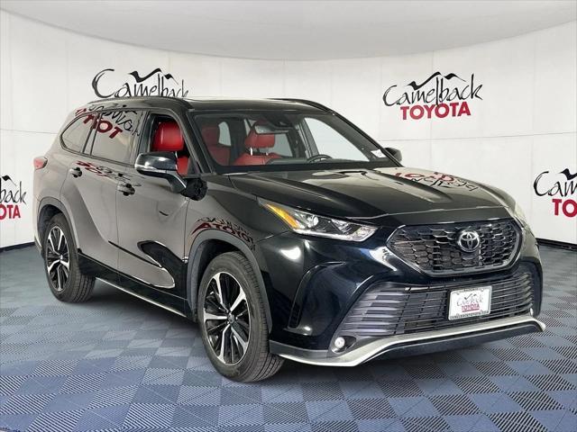 used 2022 Toyota Highlander car, priced at $38,281