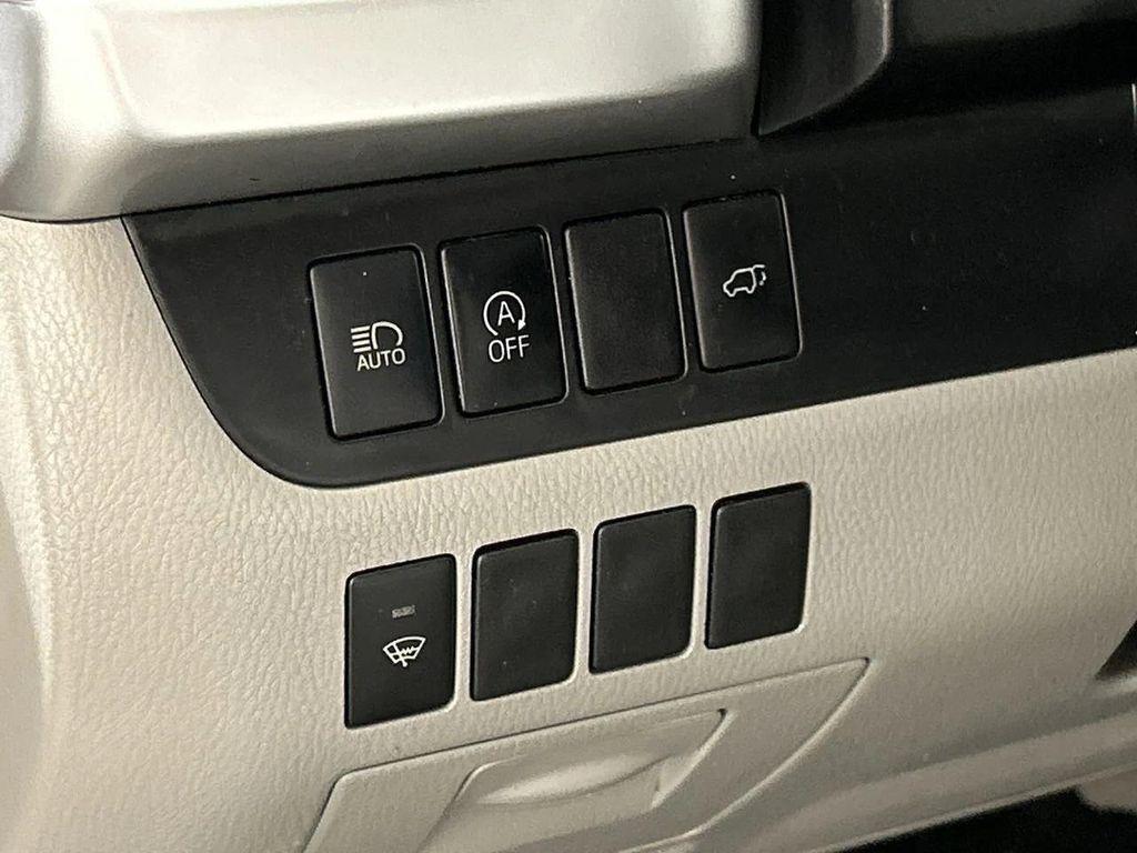 used 2019 Toyota Highlander car, priced at $24,488