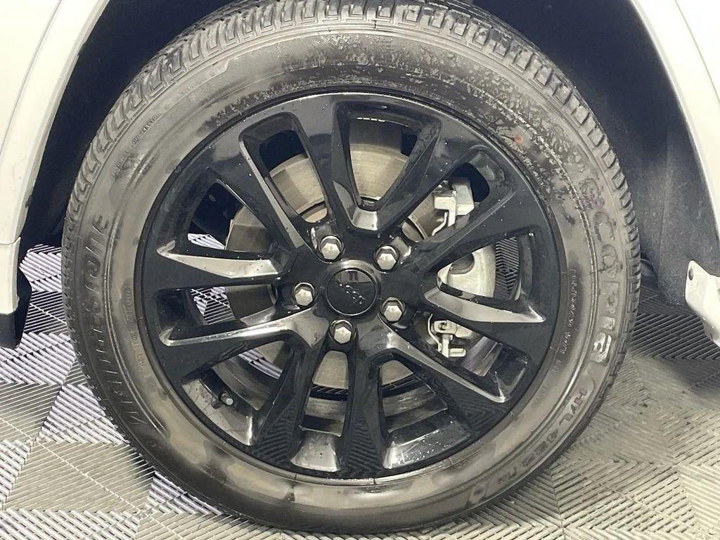 used 2022 Jeep Grand Cherokee car, priced at $28,533