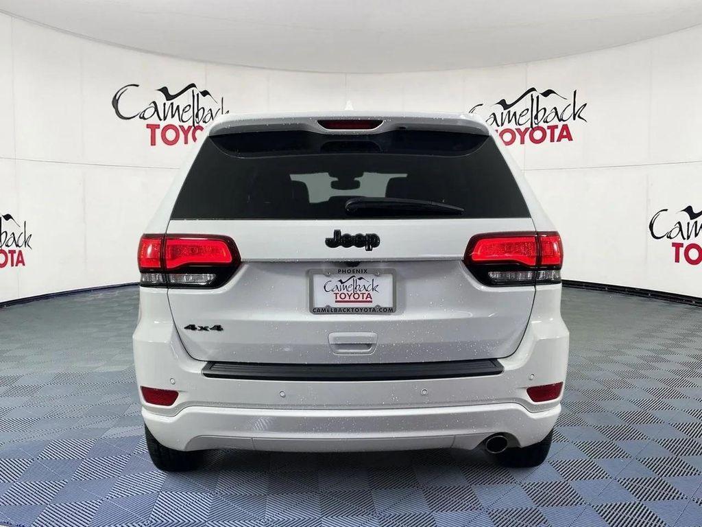 used 2022 Jeep Grand Cherokee car, priced at $28,533