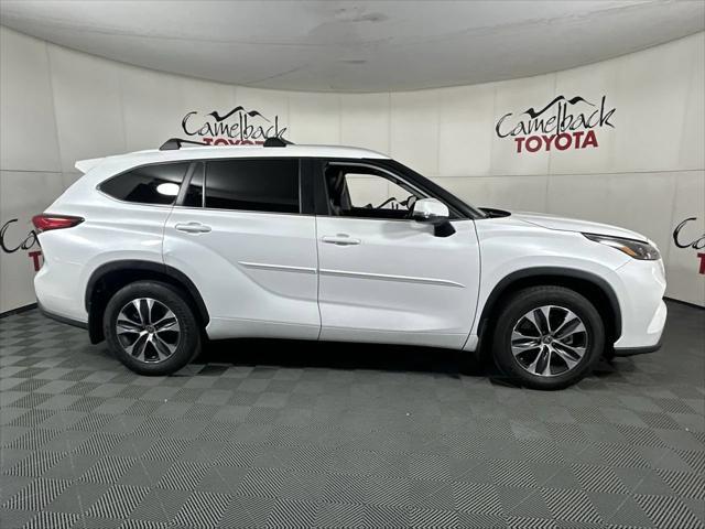 used 2023 Toyota Highlander car, priced at $40,998