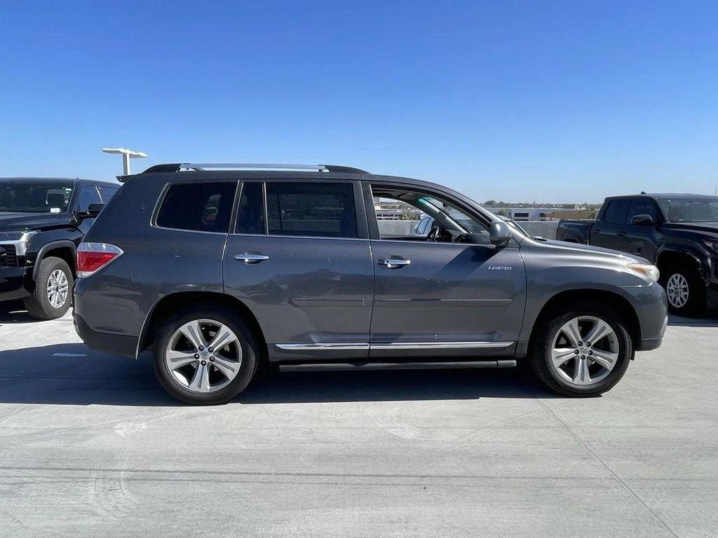 used 2013 Toyota Highlander car, priced at $10,288