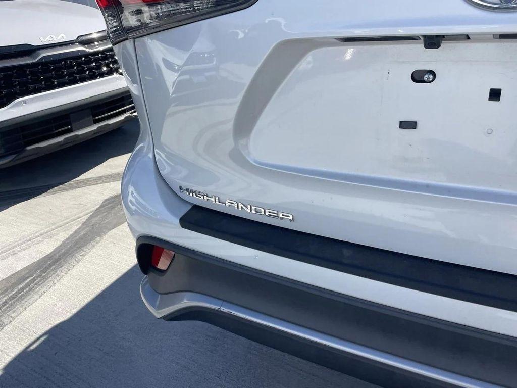used 2023 Toyota Highlander car, priced at $37,906
