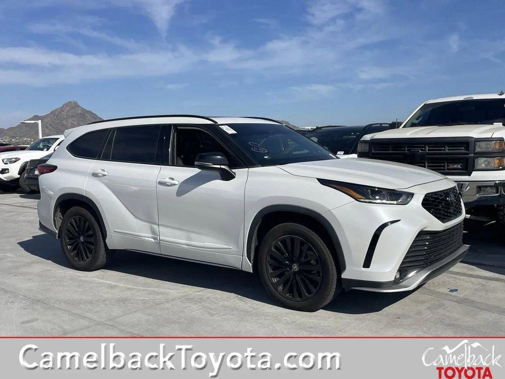 used 2023 Toyota Highlander car, priced at $37,906