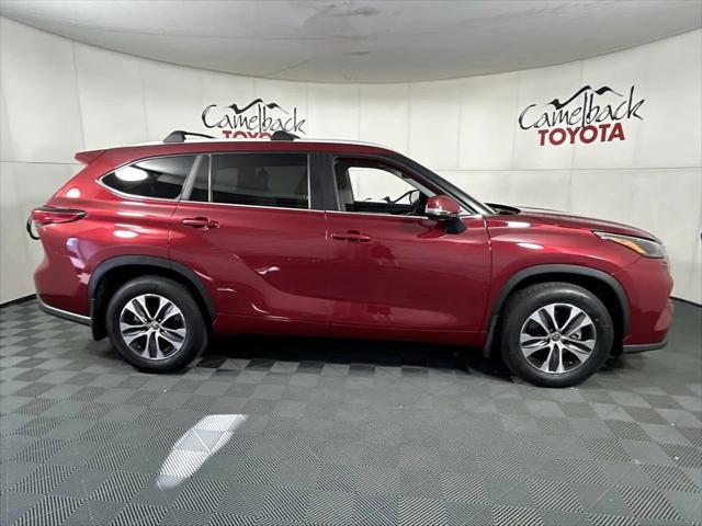 used 2023 Toyota Highlander car, priced at $38,270