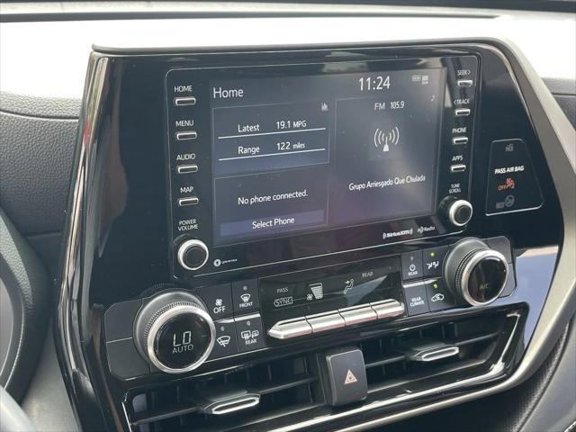 used 2022 Toyota Highlander car, priced at $31,051