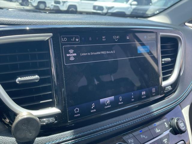 used 2021 Chrysler Pacifica Hybrid car, priced at $26,533