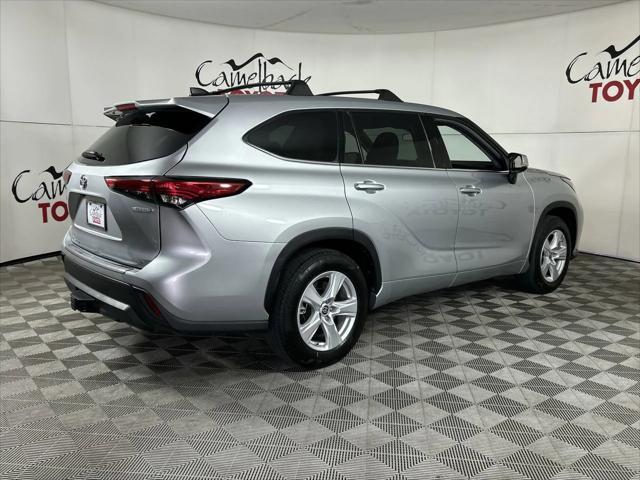 used 2022 Toyota Highlander Hybrid car, priced at $33,394