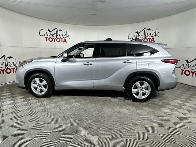 used 2022 Toyota Highlander Hybrid car, priced at $33,394