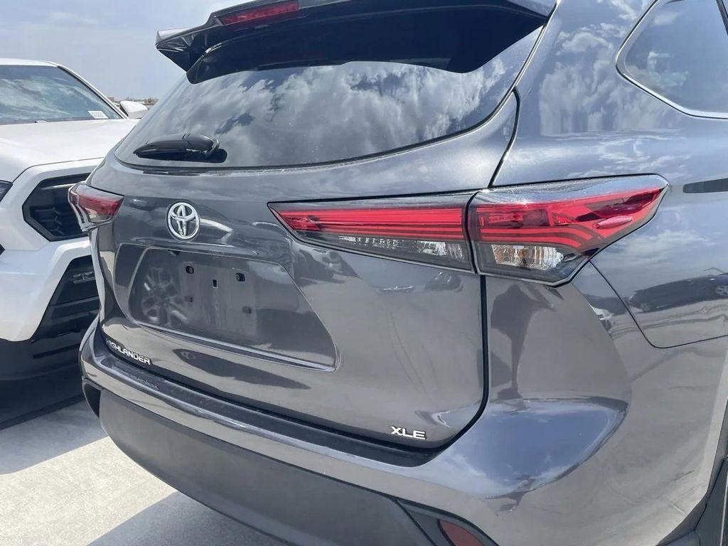 used 2023 Toyota Highlander car, priced at $33,888