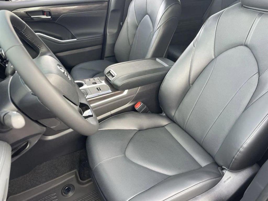 new 2025 Toyota Highlander car, priced at $51,053