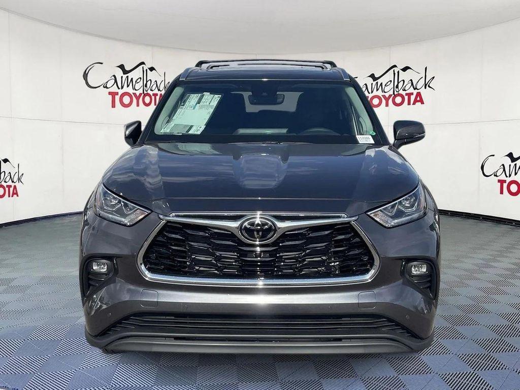new 2025 Toyota Highlander car, priced at $51,053
