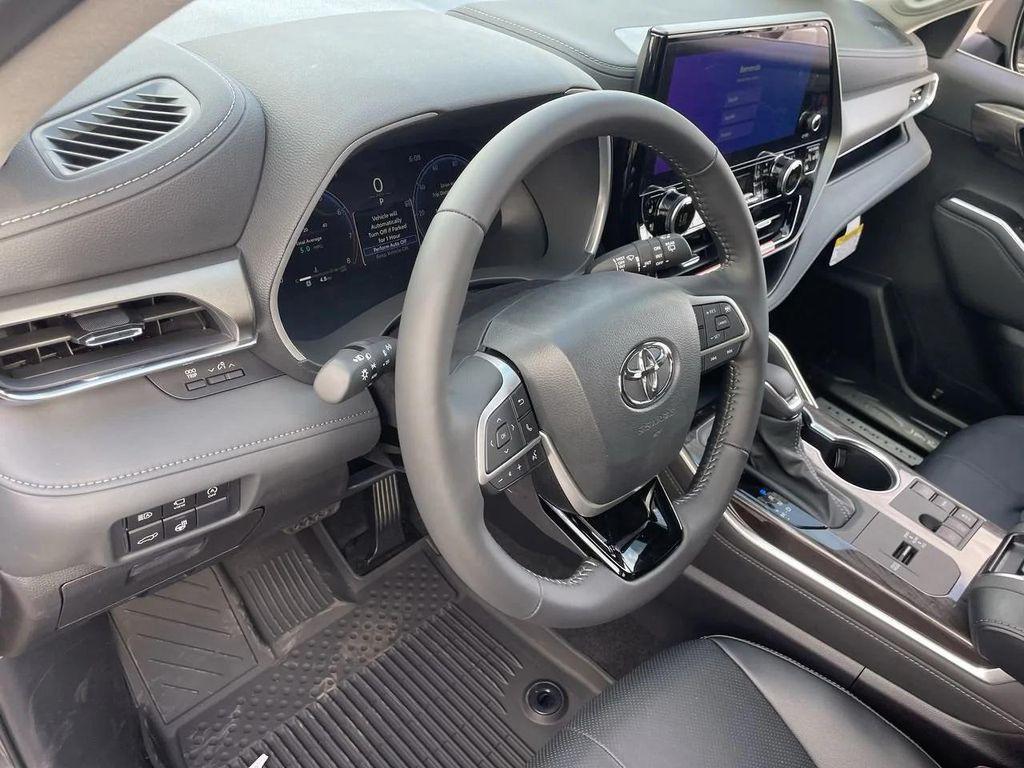 new 2025 Toyota Highlander car, priced at $51,053
