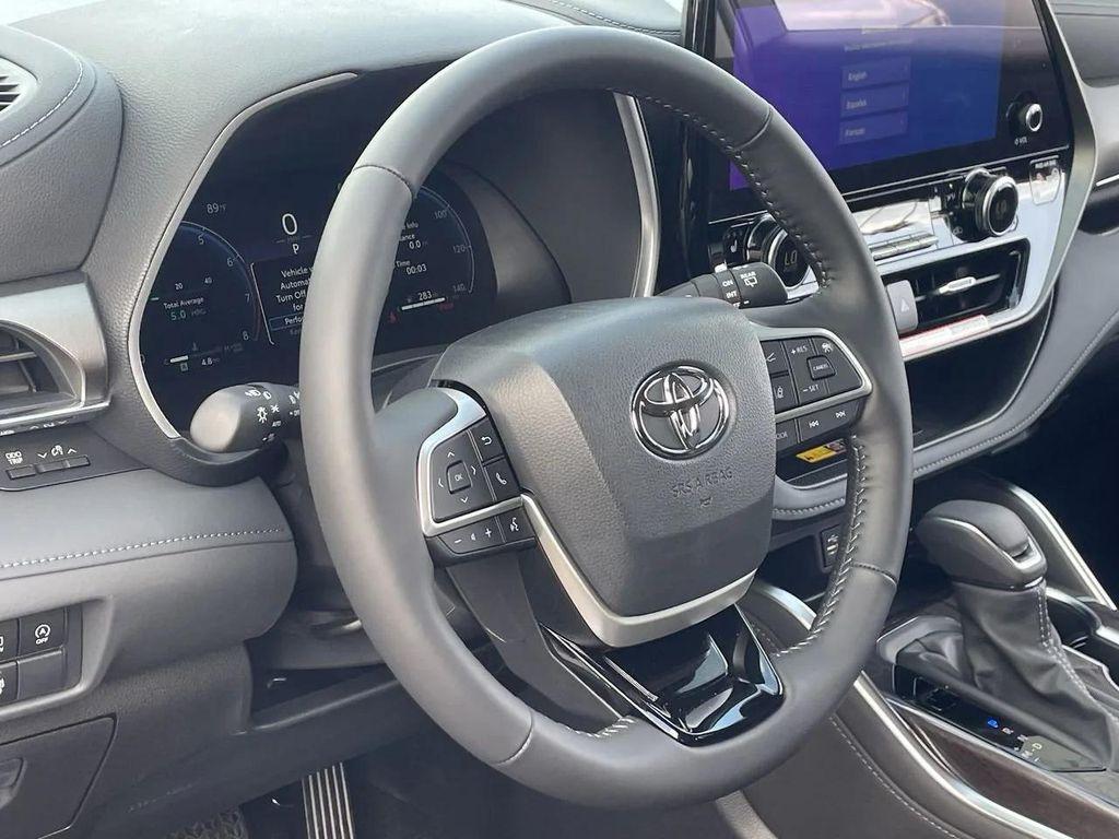new 2025 Toyota Highlander car, priced at $51,053