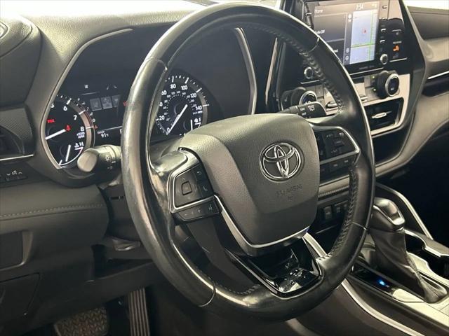 used 2021 Toyota Highlander car, priced at $31,888