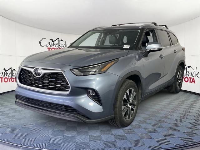 used 2022 Toyota Highlander car, priced at $38,888