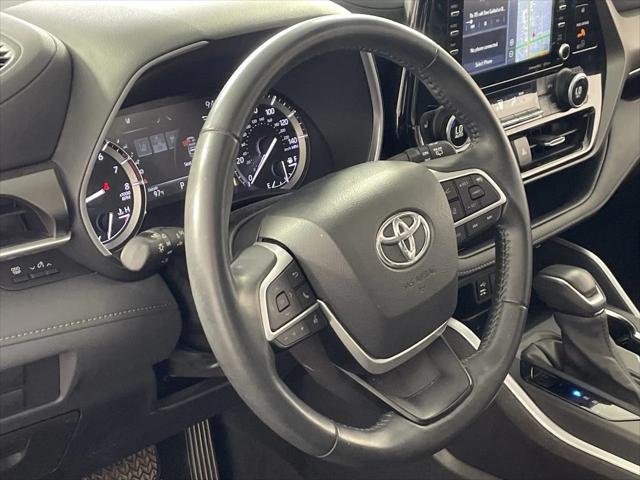 used 2022 Toyota Highlander car, priced at $38,888