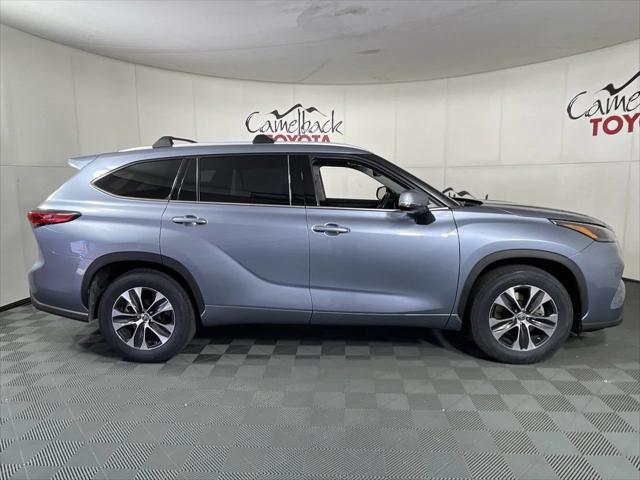 used 2022 Toyota Highlander car, priced at $38,588