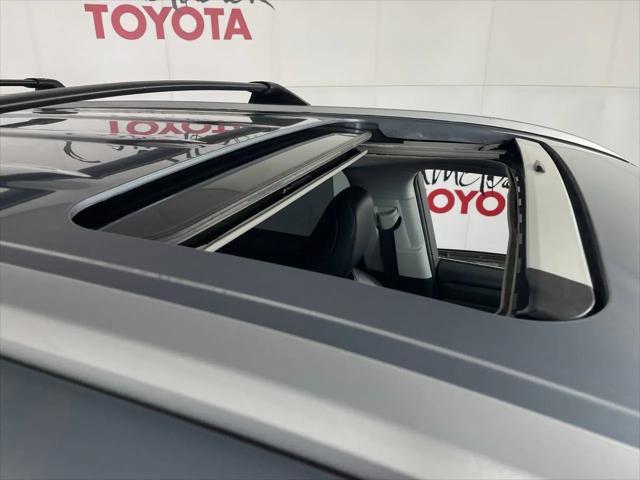 used 2022 Toyota Highlander car, priced at $38,888