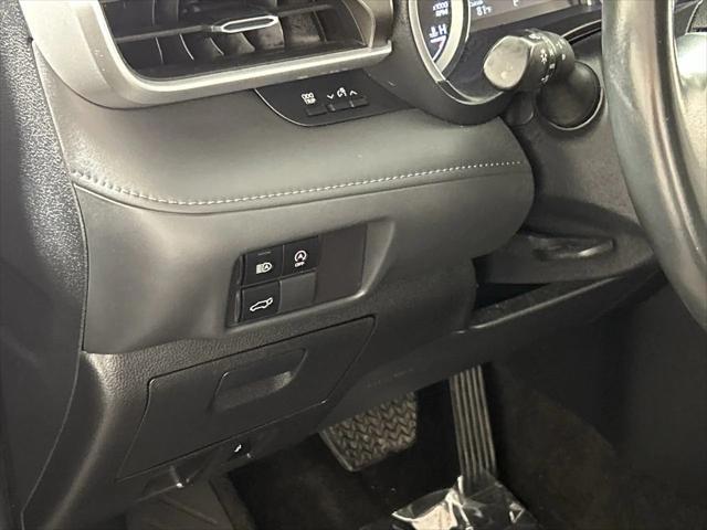 used 2023 Toyota Highlander car, priced at $35,888