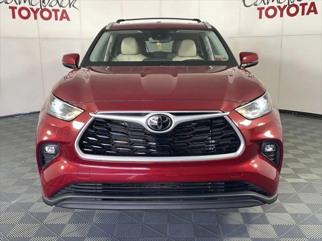 used 2022 Toyota Highlander car, priced at $40,088
