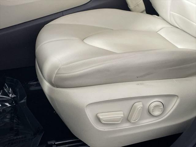 used 2022 Toyota Highlander car, priced at $40,088