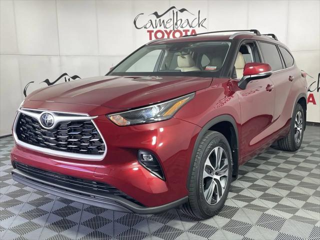 used 2022 Toyota Highlander car, priced at $40,088