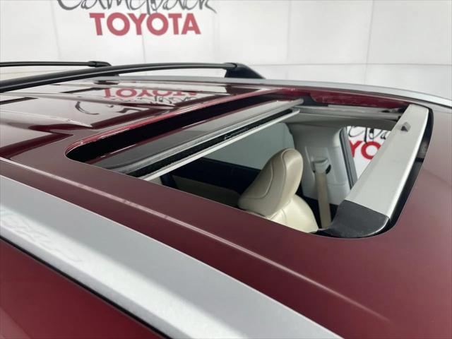 used 2022 Toyota Highlander car, priced at $40,088