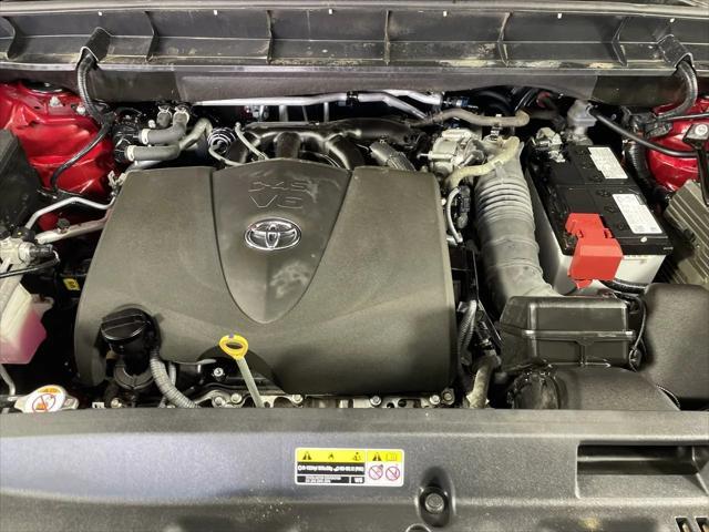 used 2022 Toyota Highlander car, priced at $40,088