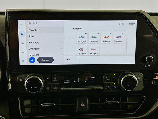 used 2023 Toyota Highlander Hybrid car, priced at $43,499