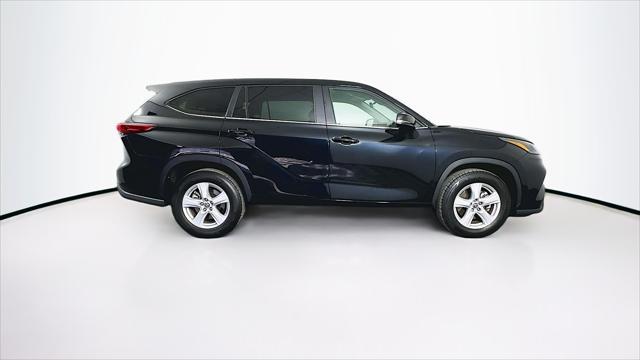 used 2023 Toyota Highlander car, priced at $32,289