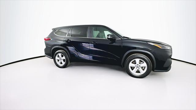 used 2023 Toyota Highlander car, priced at $32,289