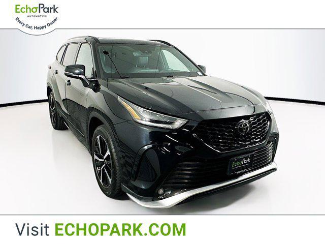 used 2021 Toyota Highlander car, priced at $34,697