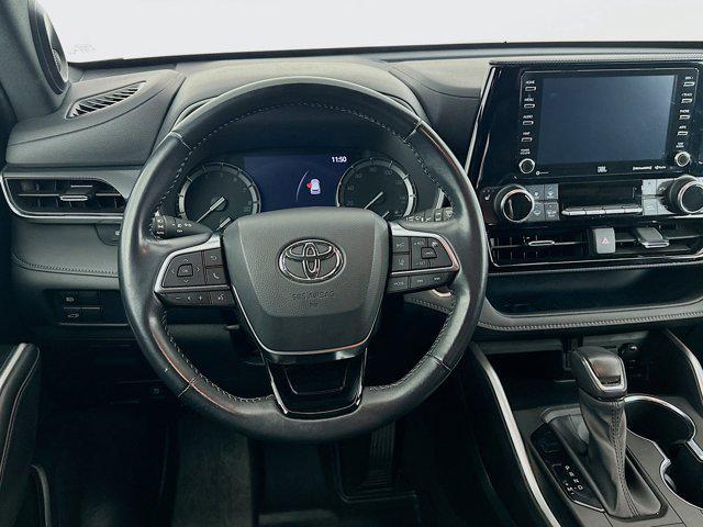 used 2021 Toyota Highlander car, priced at $34,297