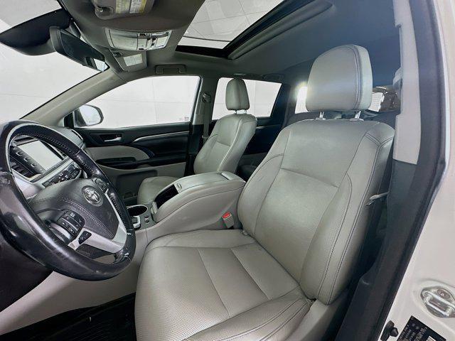 used 2018 Toyota Highlander car, priced at $27,997