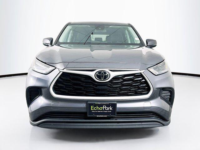 used 2023 Toyota Highlander car, priced at $31,989