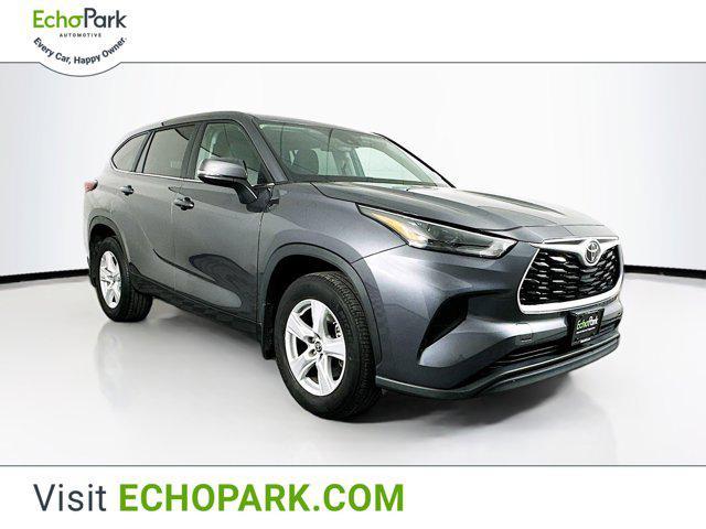 used 2023 Toyota Highlander car, priced at $31,989