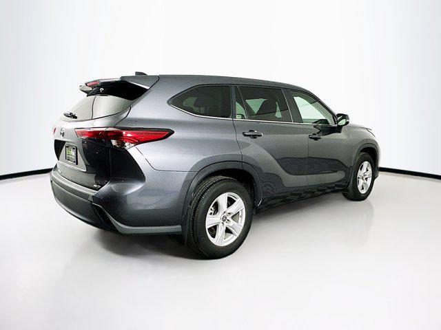 used 2023 Toyota Highlander car, priced at $31,989