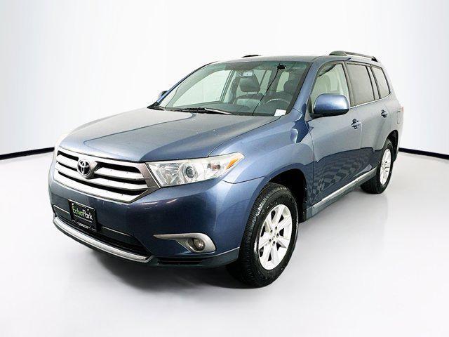 used 2013 Toyota Highlander car, priced at $13,999