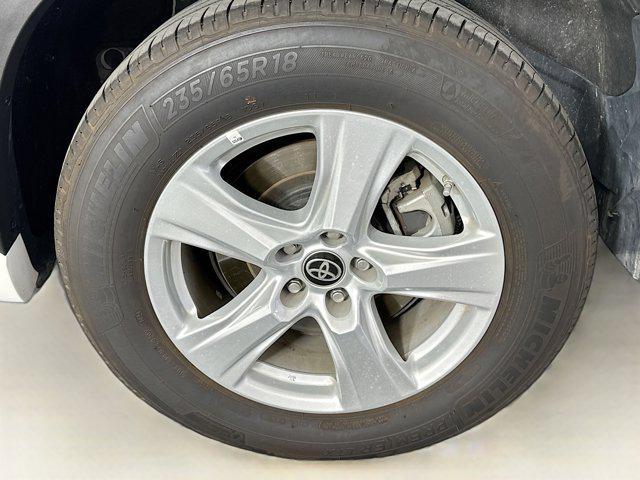 used 2024 Toyota Highlander car, priced at $36,197