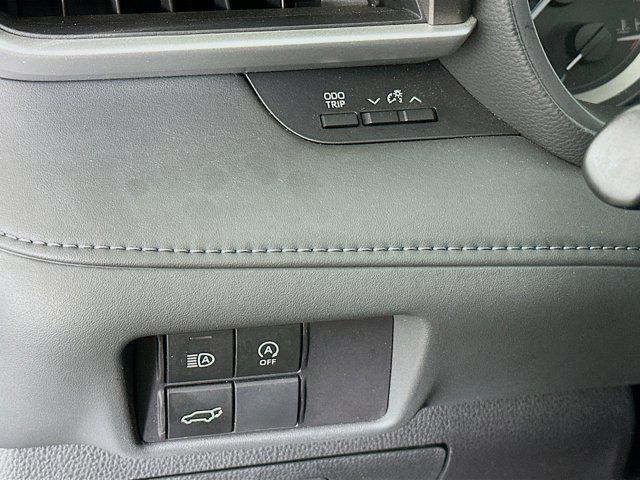 used 2023 Toyota Highlander car, priced at $31,647